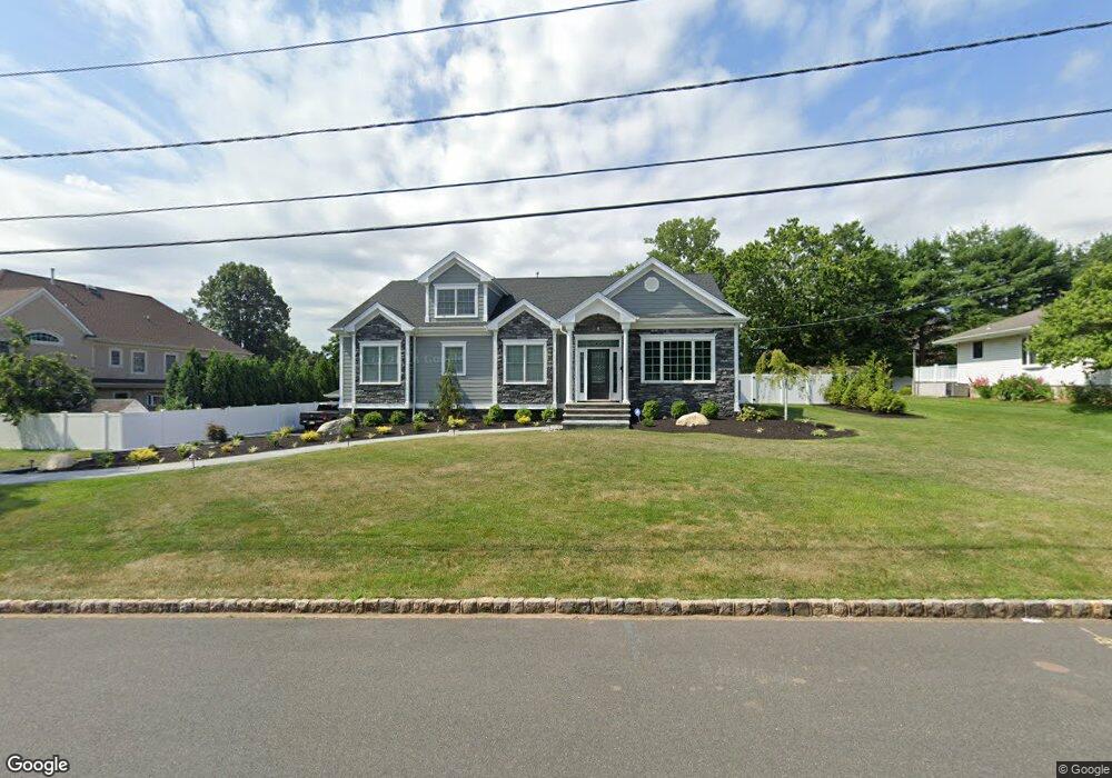 39 Ayers Ln, Clark, NJ 07066 - photo 1