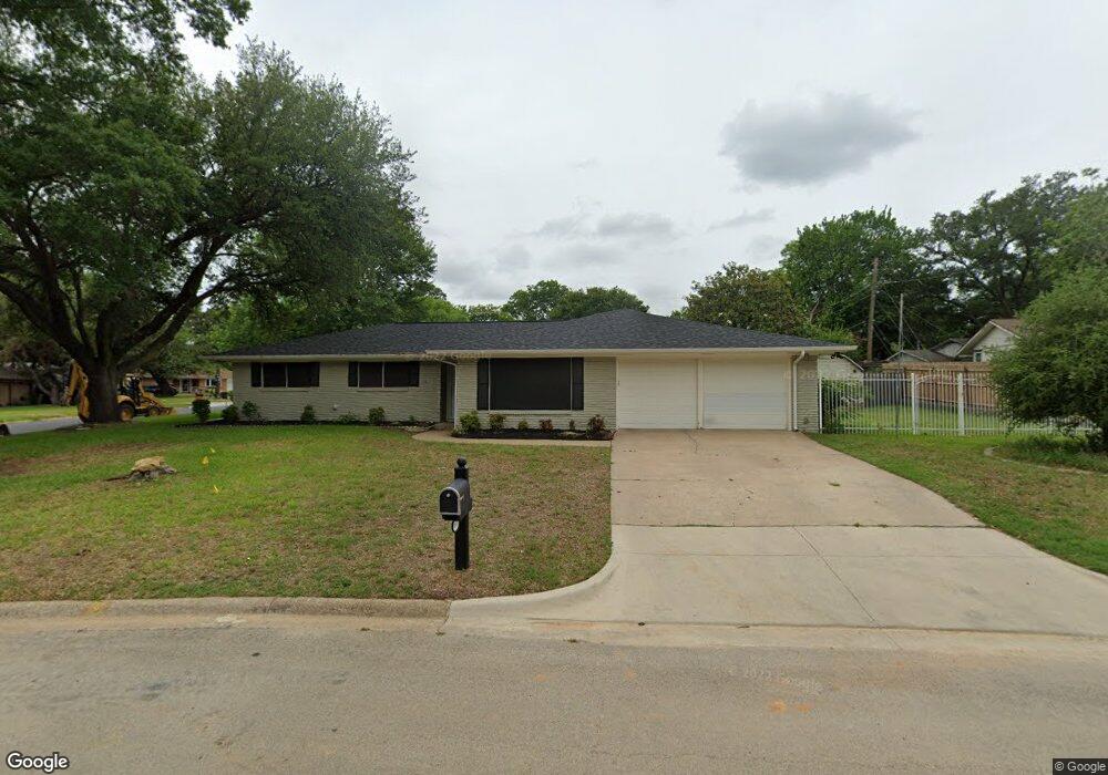 405 Crosstimber Dr, Hurst, TX 76053 - photo 1