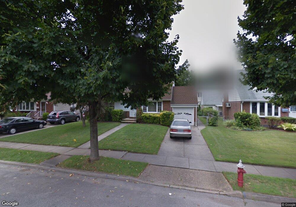 215 White Rd, Mineola, NY 11501 - photo 1