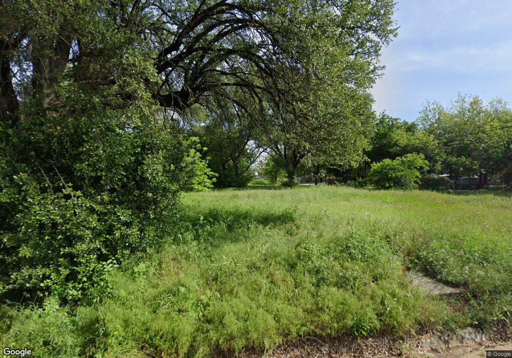 801 W Scott St, Gainesville, TX 76240 - photo 1