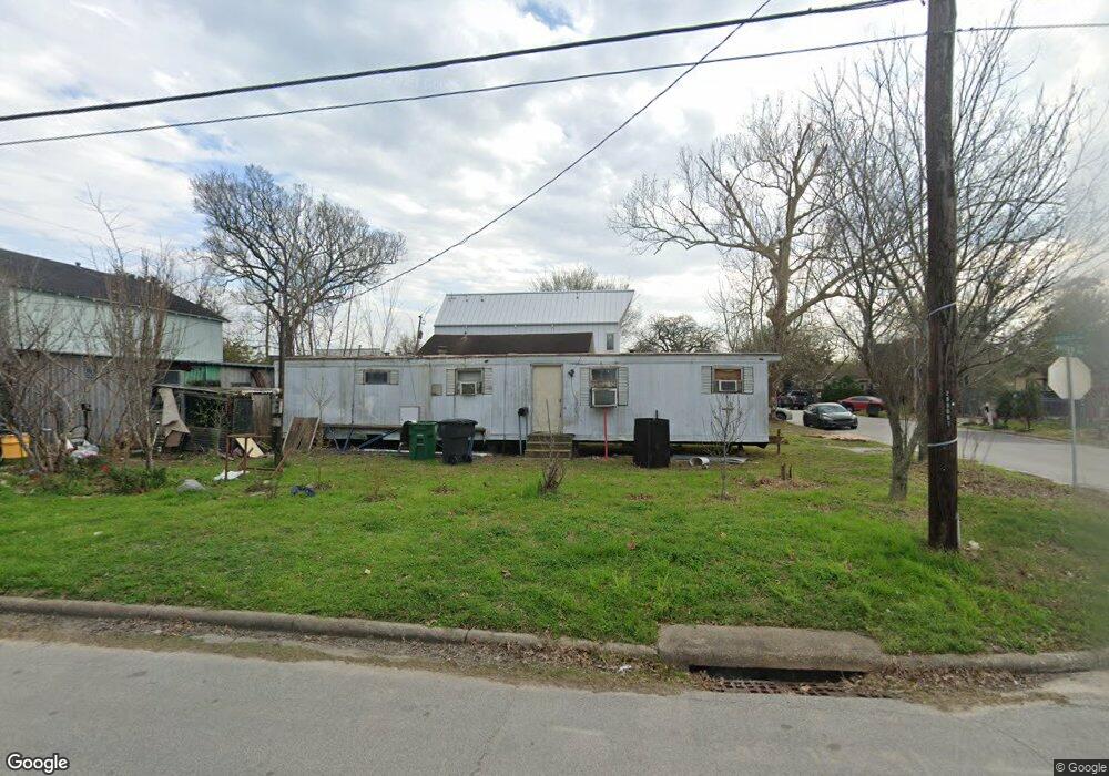 600 Weiss St, Houston, TX 77009 - photo 1