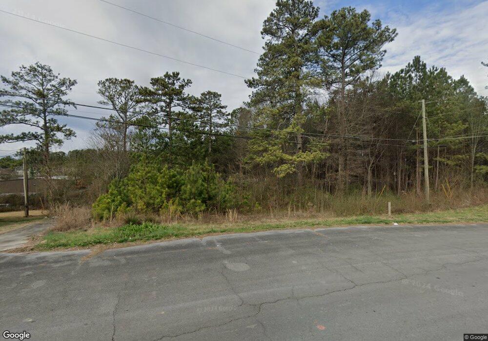 176 Columbus Cir NE, Calhoun, GA 30701 - photo 1