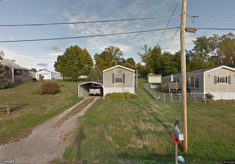 194 Hazel Ave, Newton, IA 50208 - photo 1