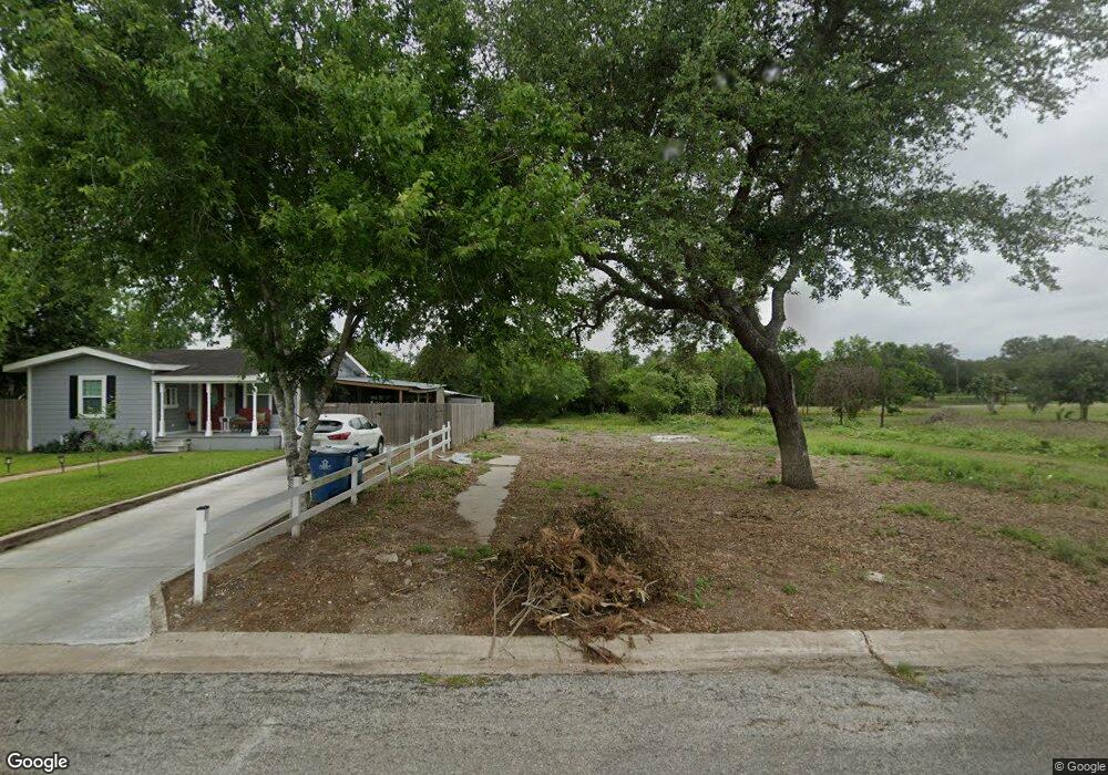 1609 N Washington St, Beeville, TX 78102 - photo 1