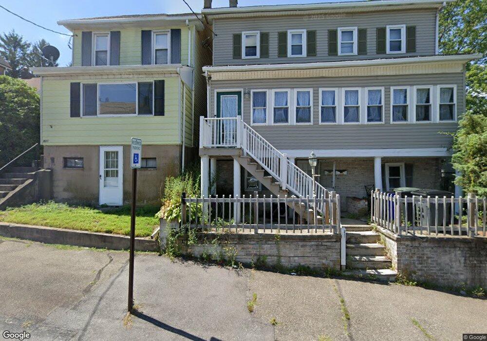 914 N Vine St, Hazleton, PA 18201 - photo 1