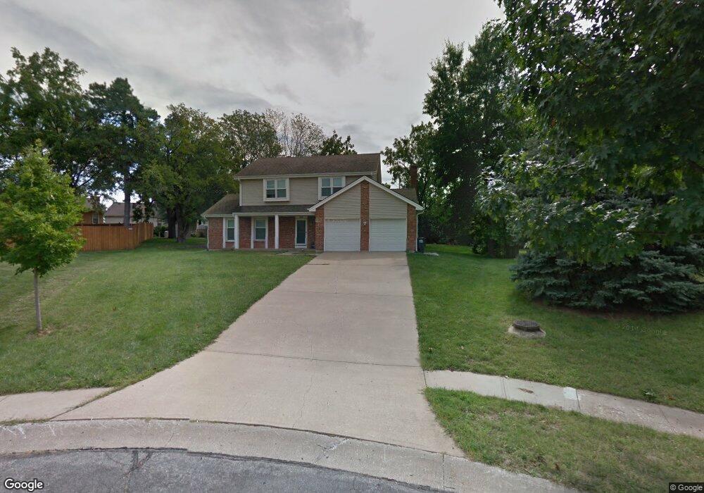 9423 Greenway Ln, Lenexa, KS 66215 - photo 1