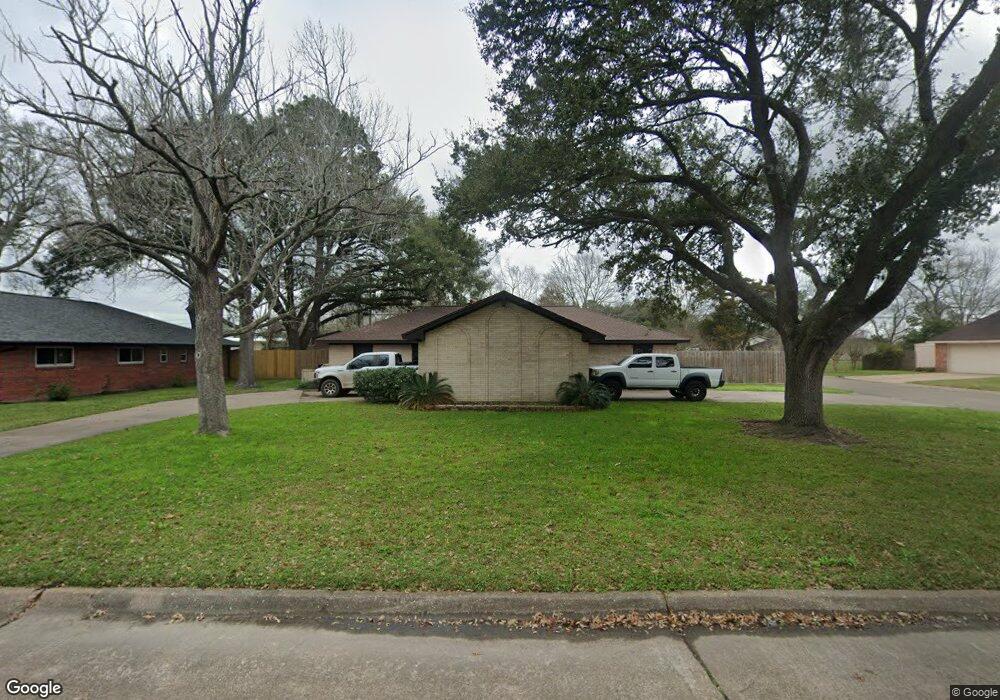 102 N Jane St, Alvin, TX 77511 - photo 1