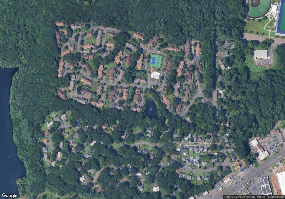 471 Loch Ness Ln unit 471, West Haven, CT 06516 - photo 1