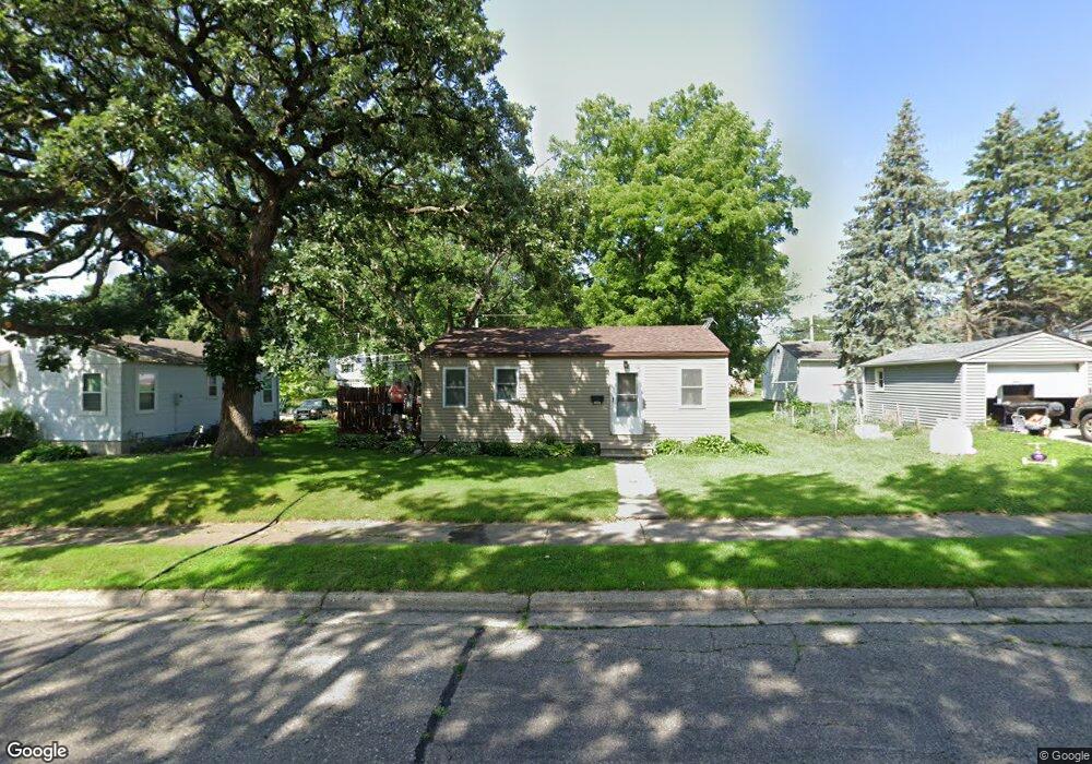 811 Columbus Ave, Albert Lea, MN 56007 - photo 1