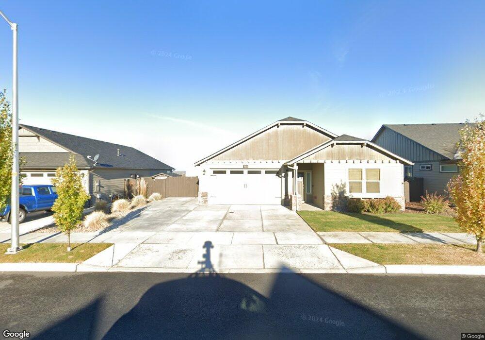 2450 SW Helmholtz Way, Redmond, OR 97756 - photo 1