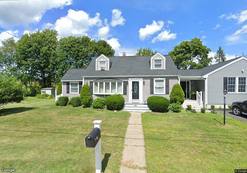 39 Mayflower Rd, Woburn, MA 01801 - photo 1