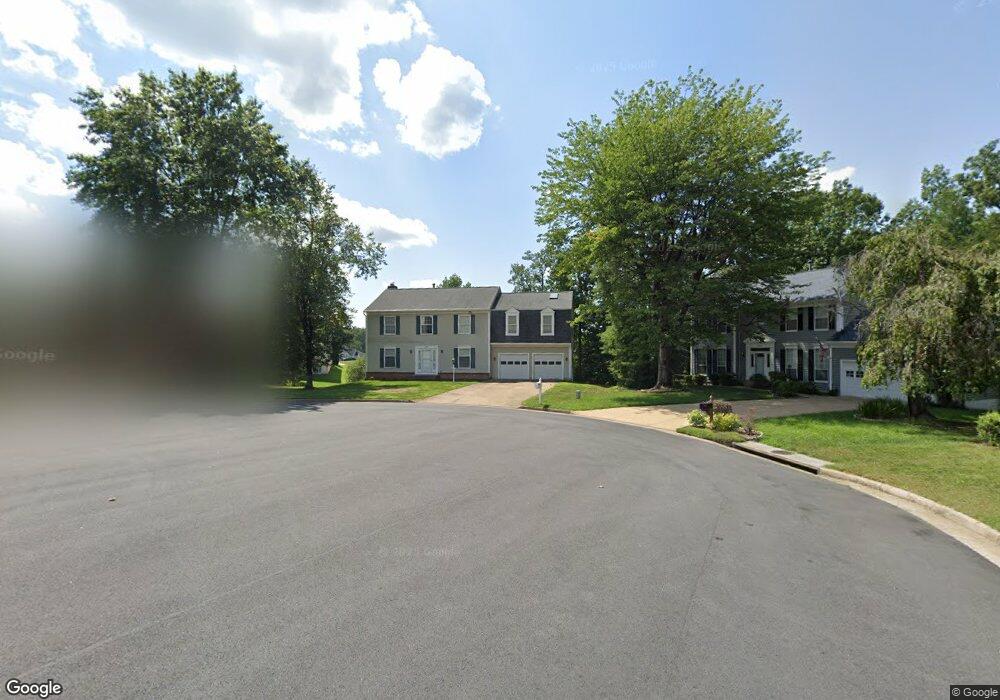 18851 Beaten Path Ct, Triangle, VA 22172 - photo 1