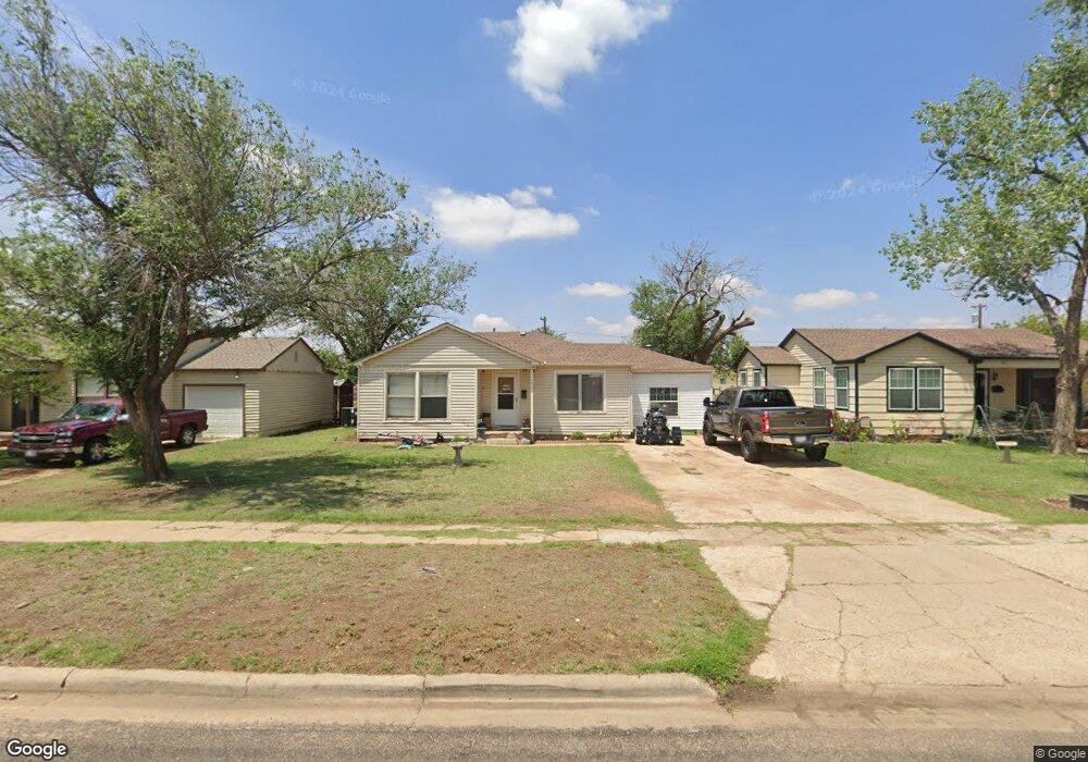 211 Aileen St, Plainview, TX 79072 - photo 1