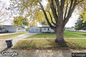 1608 1st St, Hull, IA 51239