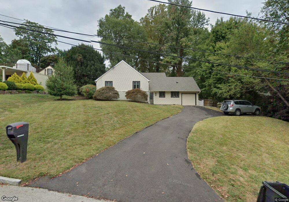 112 Locust Grove Rd, Bryn Mawr, PA 19010 - photo 1