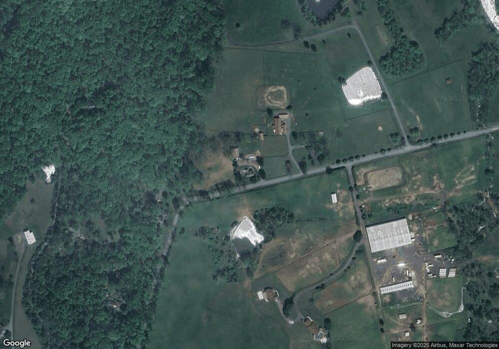 21507 Oatlands Rd, Aldie, VA 20105 - photo 1