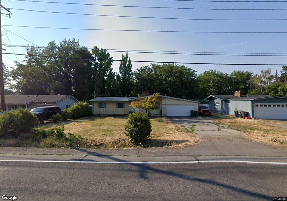 451 W Pine St, Central Point, OR 97502 - photo 1