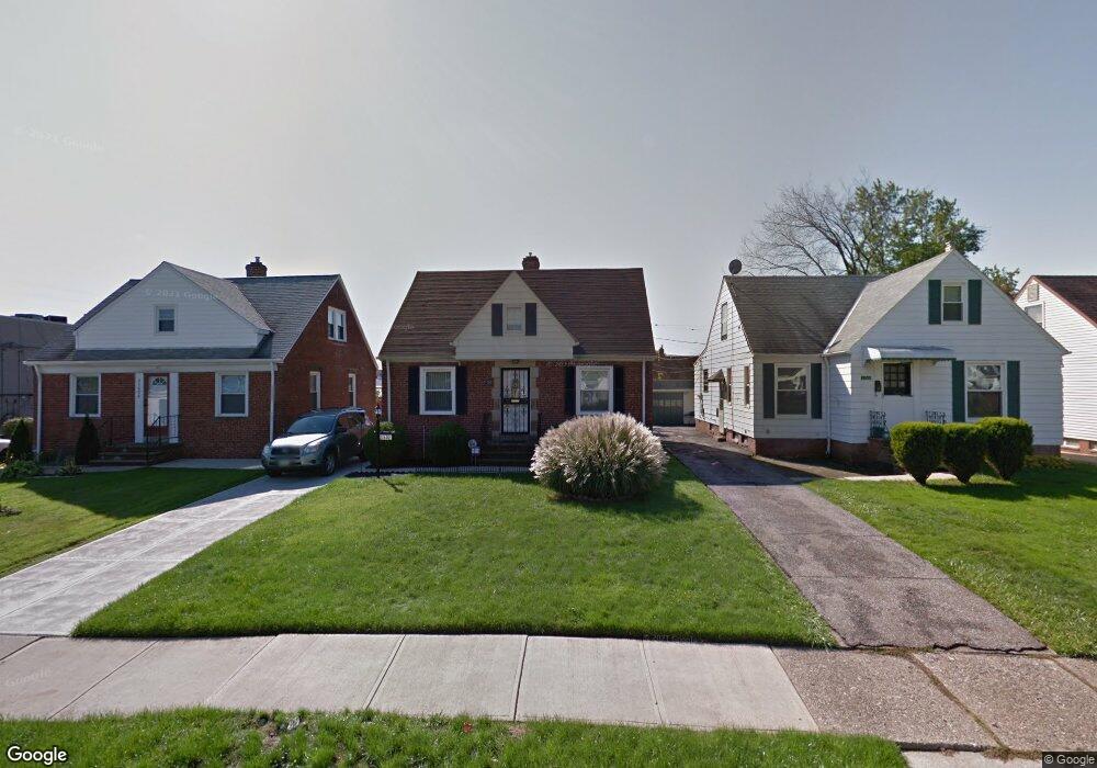 21602 Clare Ave, Maple Heights, OH 44137 - photo 1