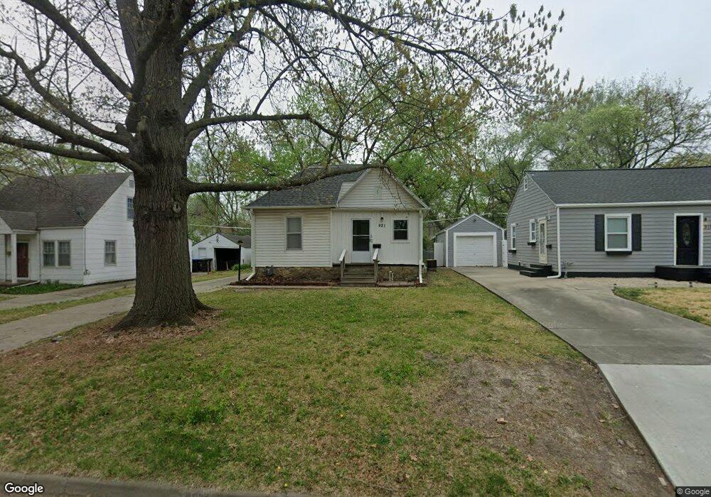 921 SW Frazier Ave, Topeka, KS 66606 - photo 1