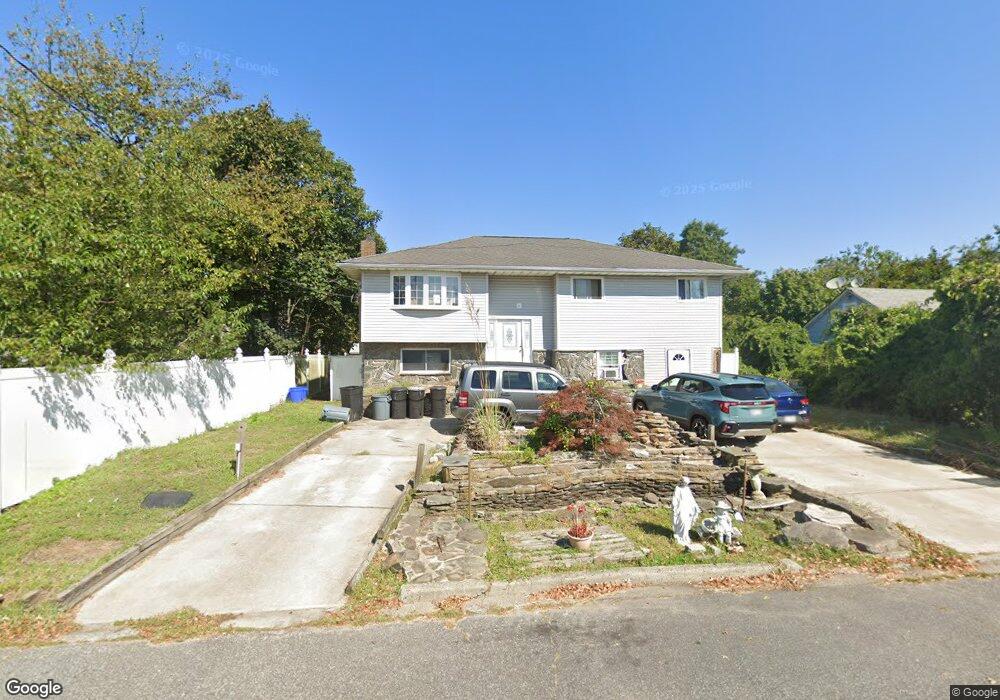 76 E Minerva Rd, Lindenhurst, NY 11757 - photo 1