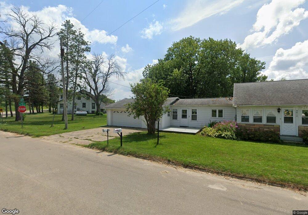 3018 W Beaver Rd, Freeport, IL 61032 - photo 1