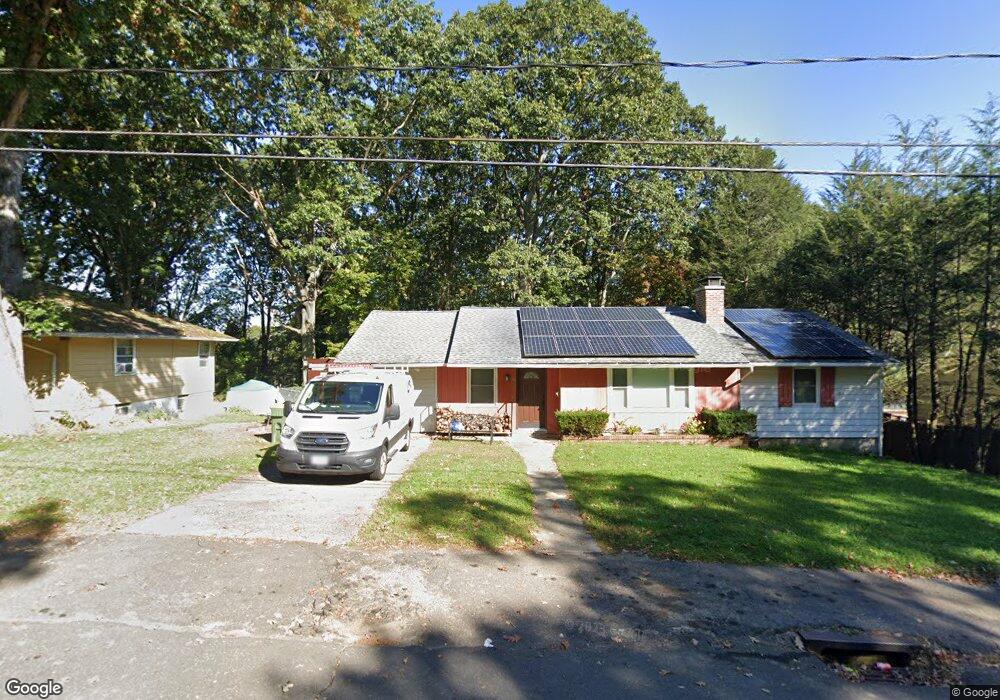 144 Pineridge Rd, Waterbury, CT 06706 - photo 1