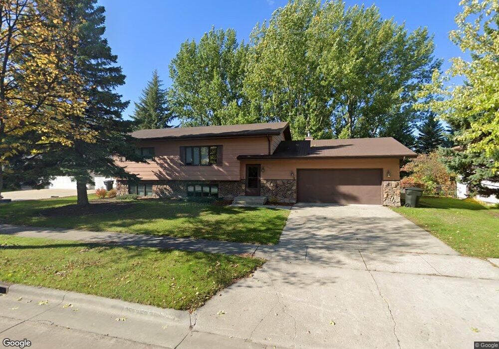 2522 W Fallcreek Ct, Grand Forks, ND 58201 - photo 1