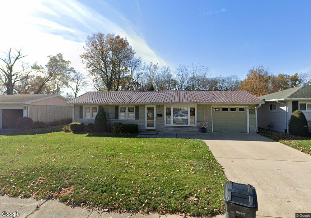 37 S Lakewood Dr, Effingham, IL 62401 - photo 1