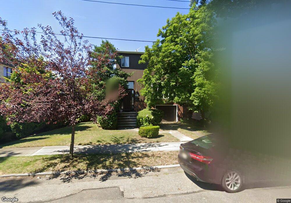 7320 170th St, Fresh Meadows, NY 11366 - photo 1