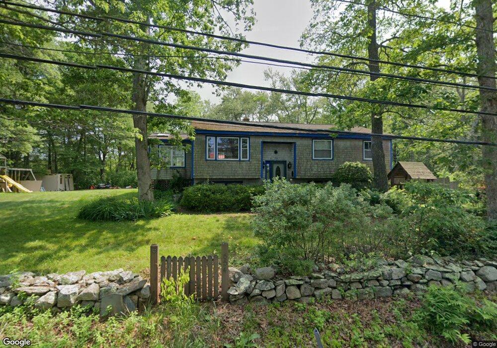 654 Wordens Pond Rd, Wakefield, RI 02879 - photo 1