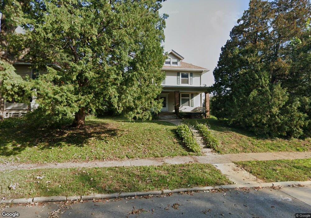 1010 W 15th St, Davenport, IA 52804 - photo 1