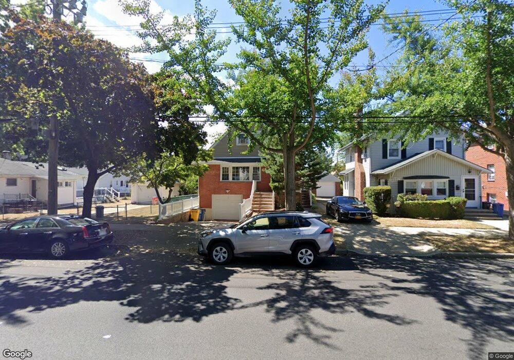 8430 263rd St, Floral Park, NY 11001 - photo 1