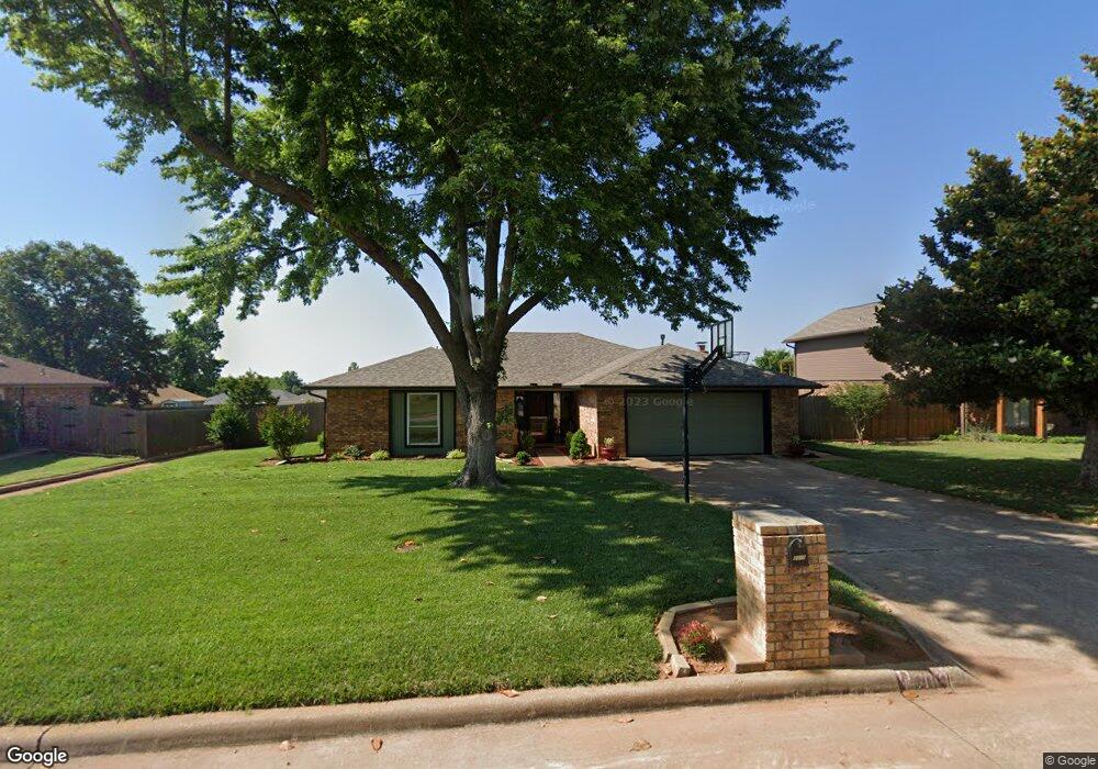 2010 Crossgate Rd, Duncan, OK 73533 - photo 1