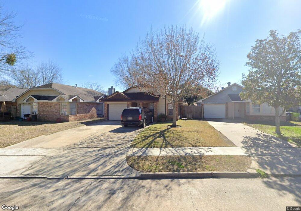 1913 Spruce Dr, Rosenberg, TX 77471 - photo 1