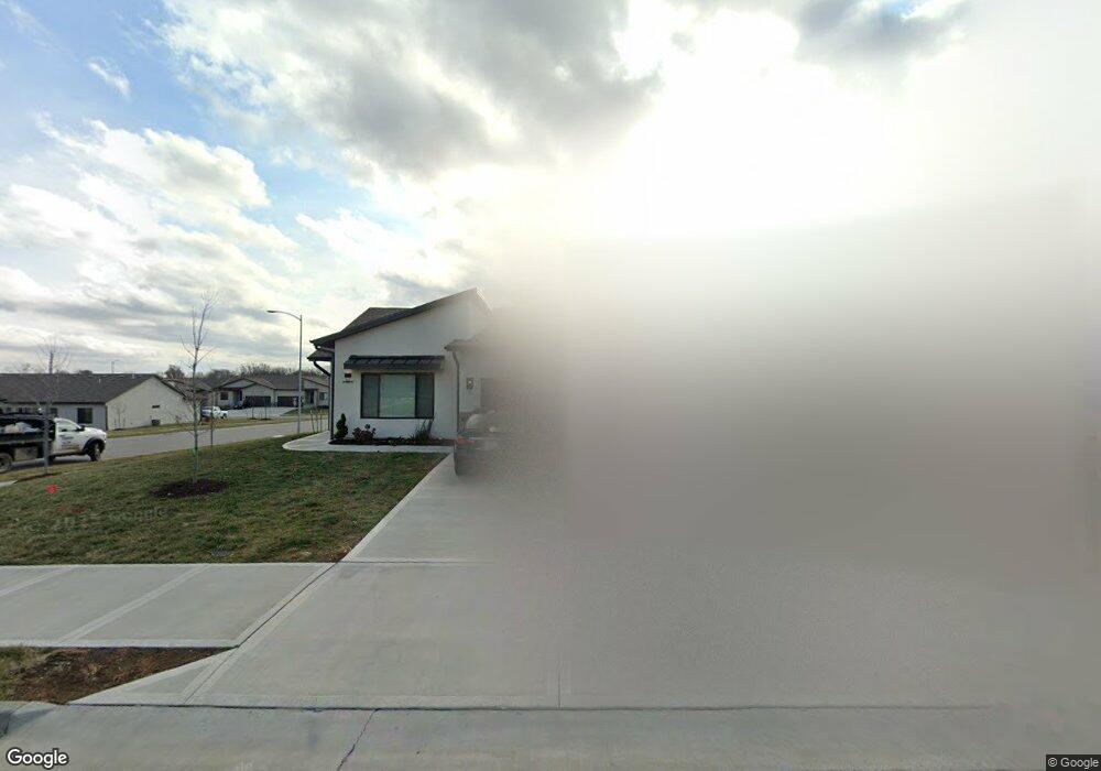 5 W Pine St, Raymore, MO 64083 - photo 1