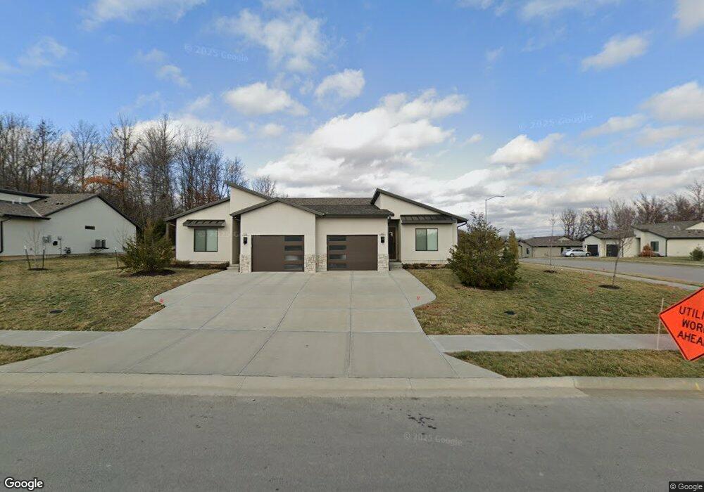 2 W Pine St, Raymore, MO 64083 - photo 1