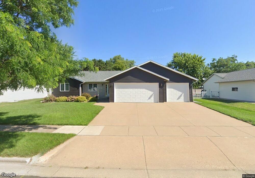 911 Eastwood St, Holmen, WI 54636 - photo 1