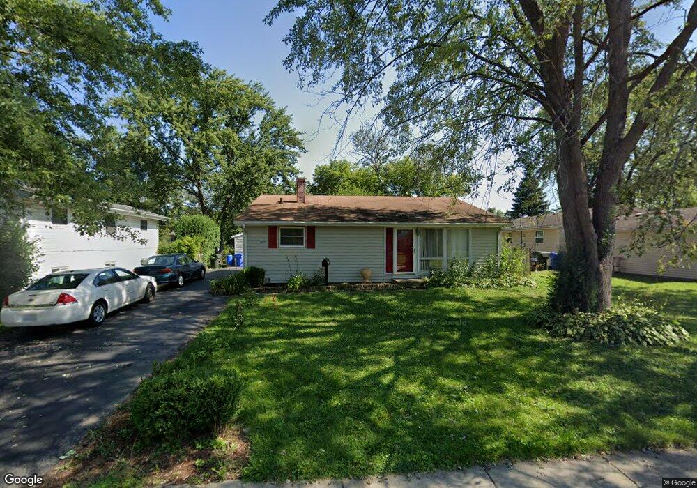 1330 Sacramento Dr, Carpentersville, IL 60110 - photo 1