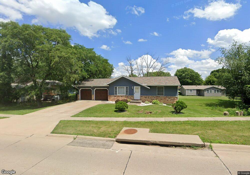 4805 N Division St, Davenport, IA 52806 - photo 1