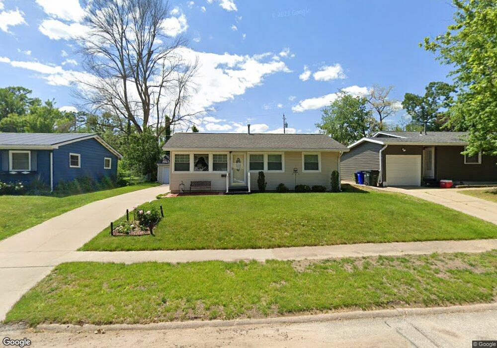 1247 38th St SE, Cedar Rapids, IA 52403 - photo 1