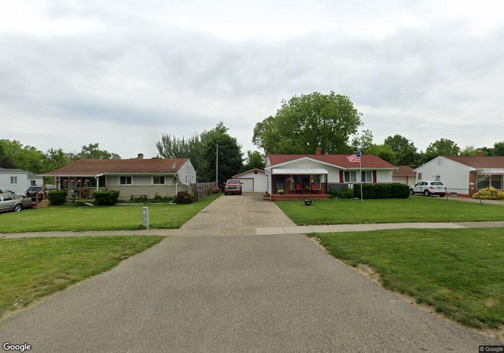 1210 W Coldwater Rd, Flint, MI 48505 - photo 1