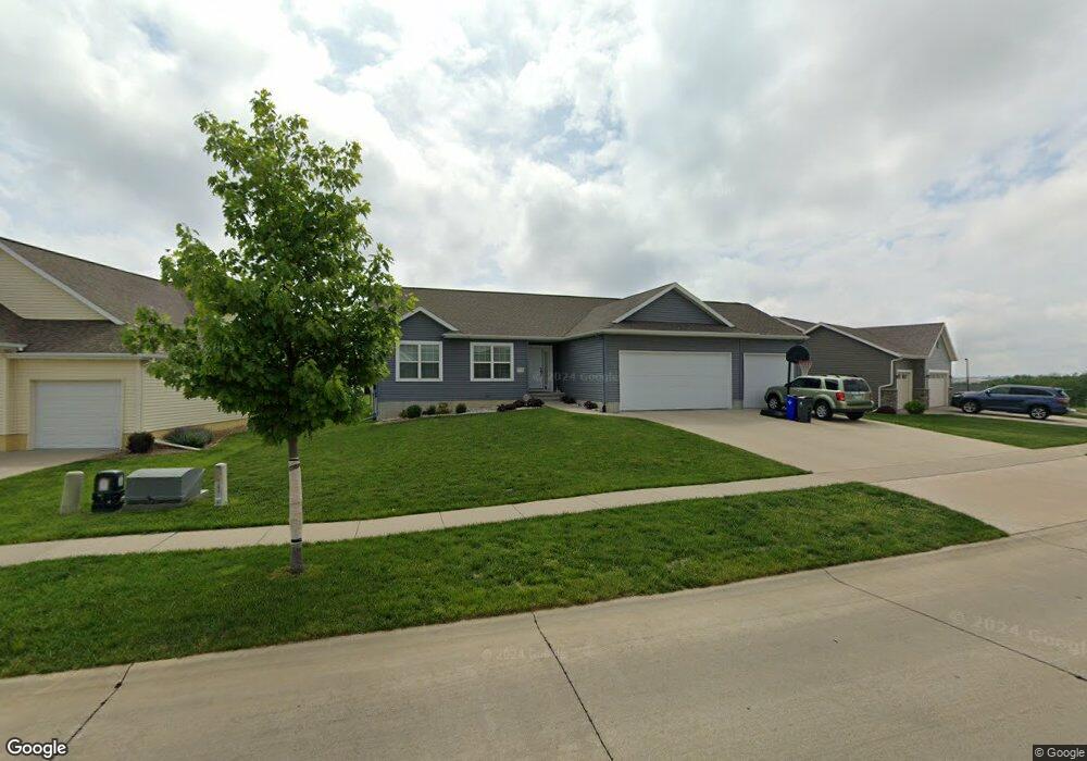 2315 Hallbrook St SW, Cedar Rapids, IA 52404 - photo 1