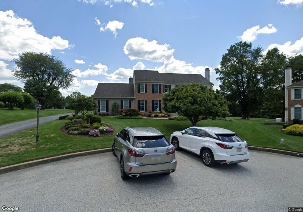 8 Honeysuckle Ln, Broomall, PA 19008 - photo 1