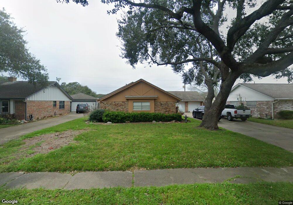 607 Briarwilde Ct, Alvin, TX 77511 - photo 1