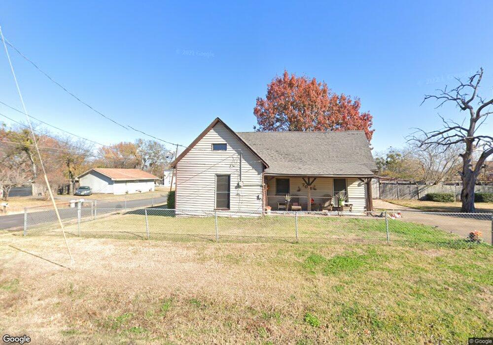 708 Quinlan St, Ennis, TX 75119 - photo 1