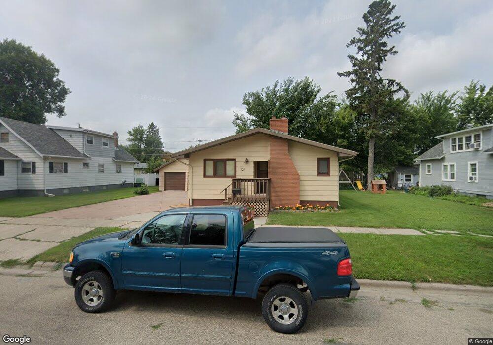 721 3rd Ave NW, Jamestown, ND 58401 - photo 1