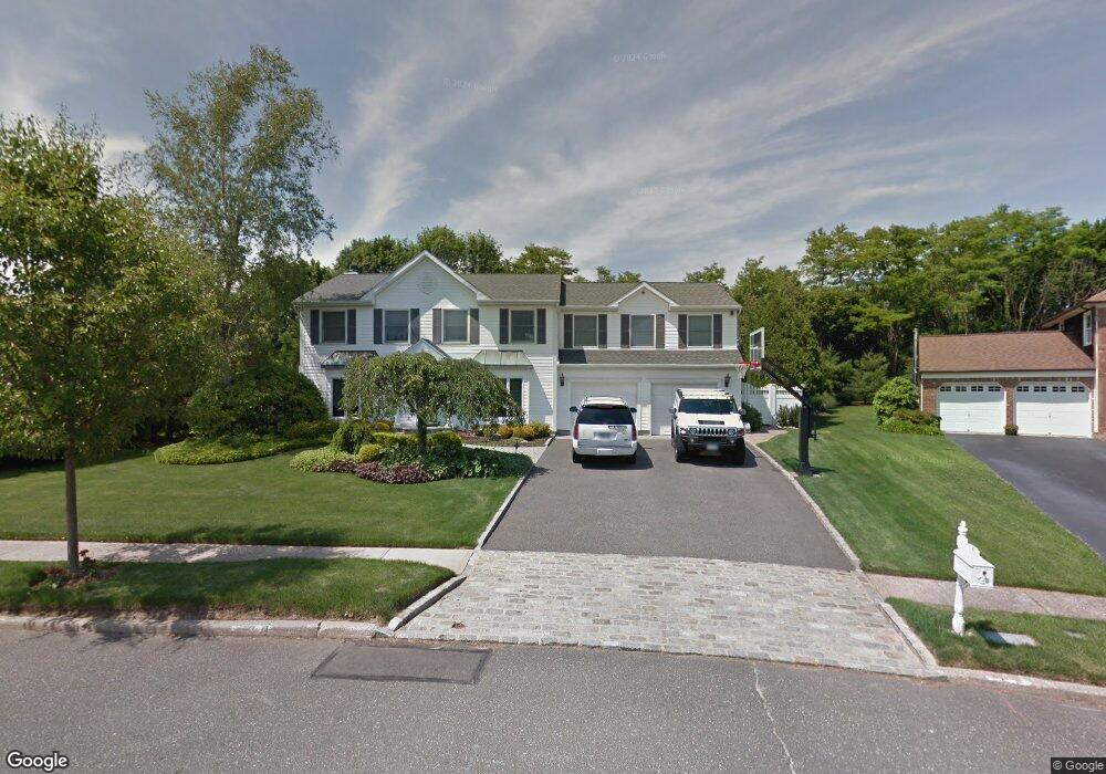 6 Tara Ln, ComMacK, NY 11725 - photo 1