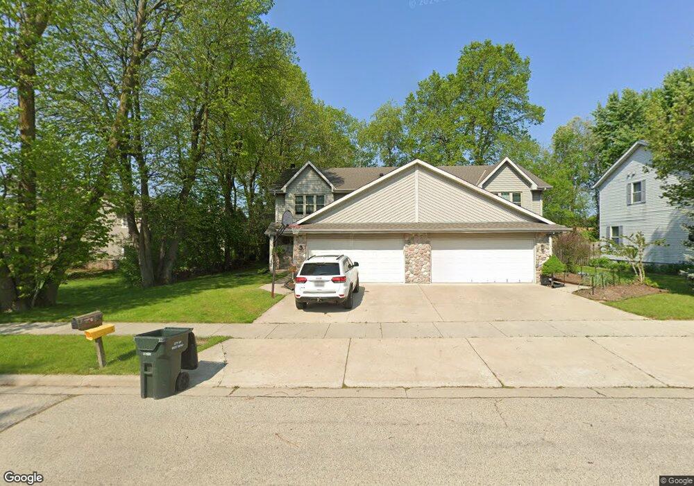 726 Shepherds Dr, West Bend, WI 53090 - photo 1