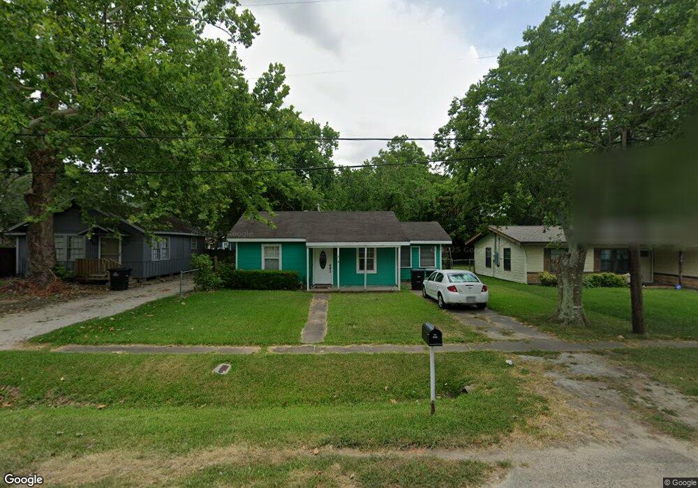 1013 W Snyder St, Alvin, TX 77511 - photo 1