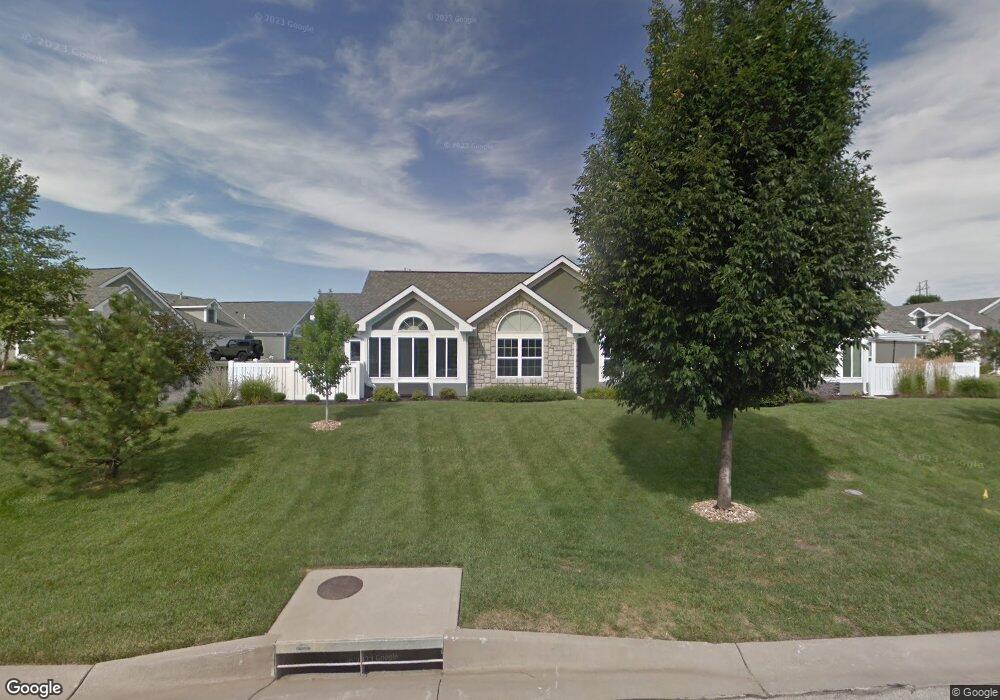 7131 Meadowsweet Ln, Shawnee, KS 66227 - photo 1